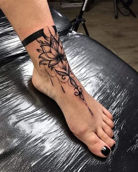 Tatuajes en el pie para mujeres: diseños y estilos